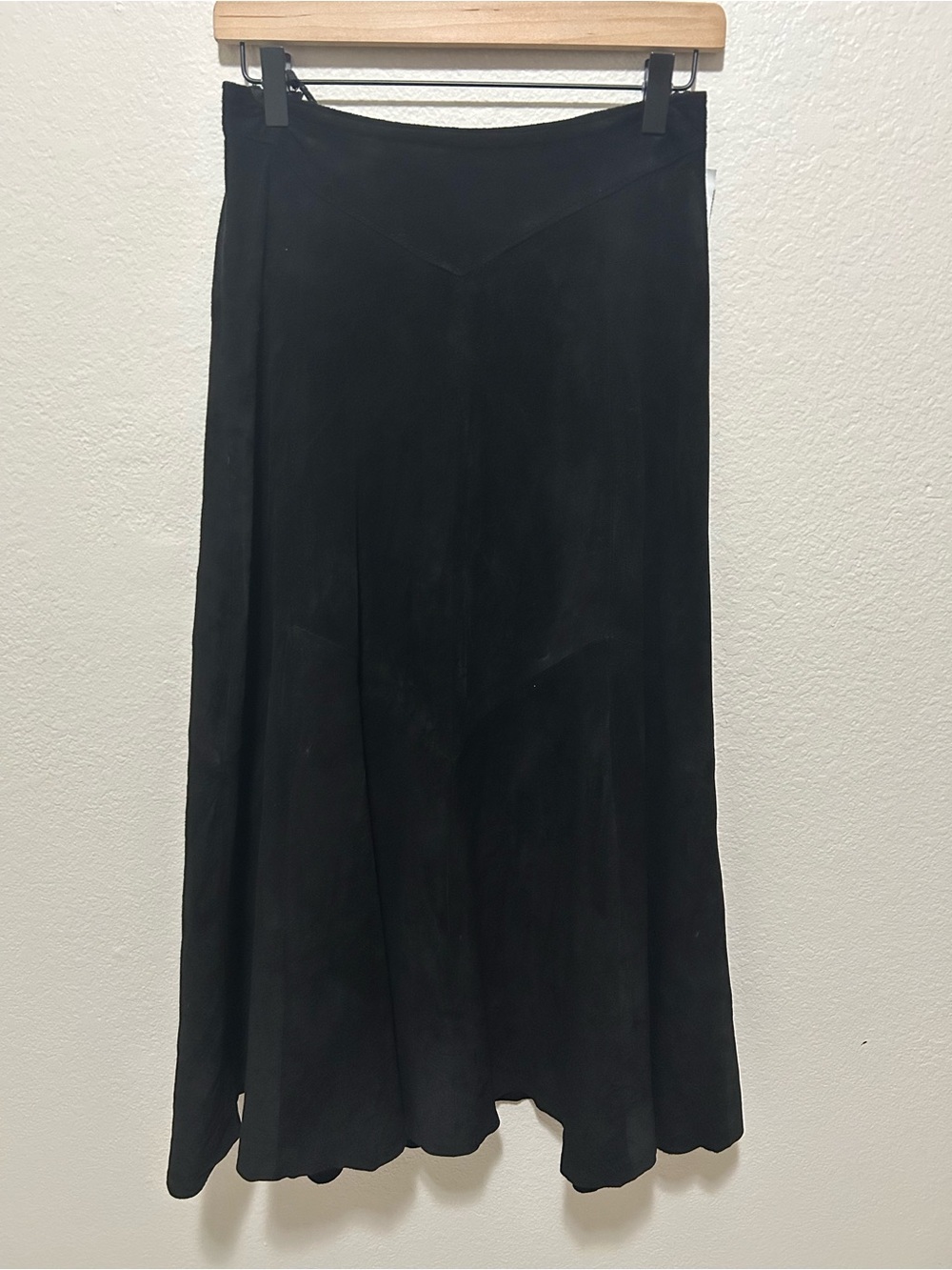 Firenze Santa Barbara Saks Fifth Avenue Vintage Black Suede Leather Midi Skirt - Picture 3 of 5